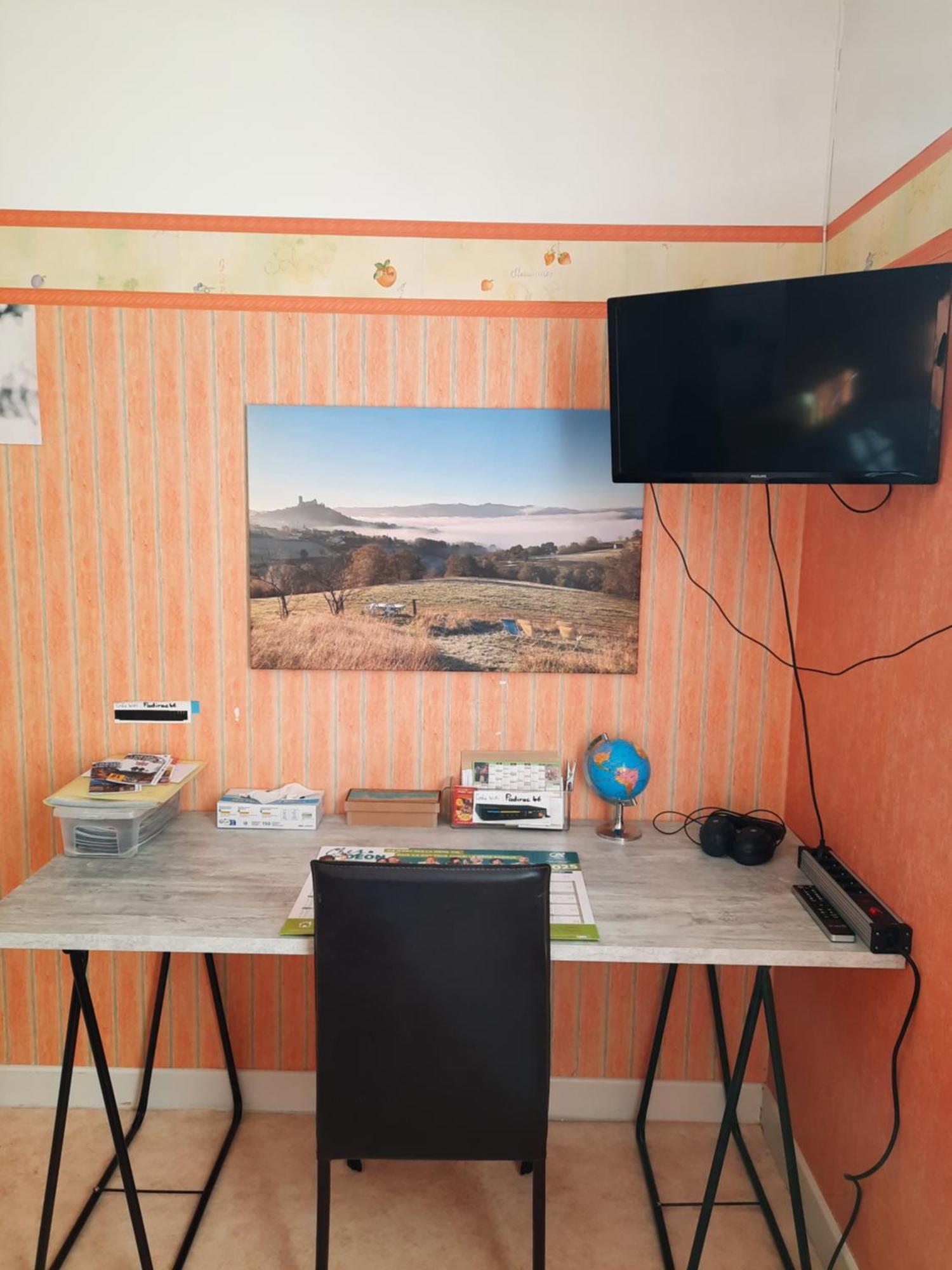 Idéal pour déplacement professionnel! Saint-Laurent-les-Tours Extérieur photo